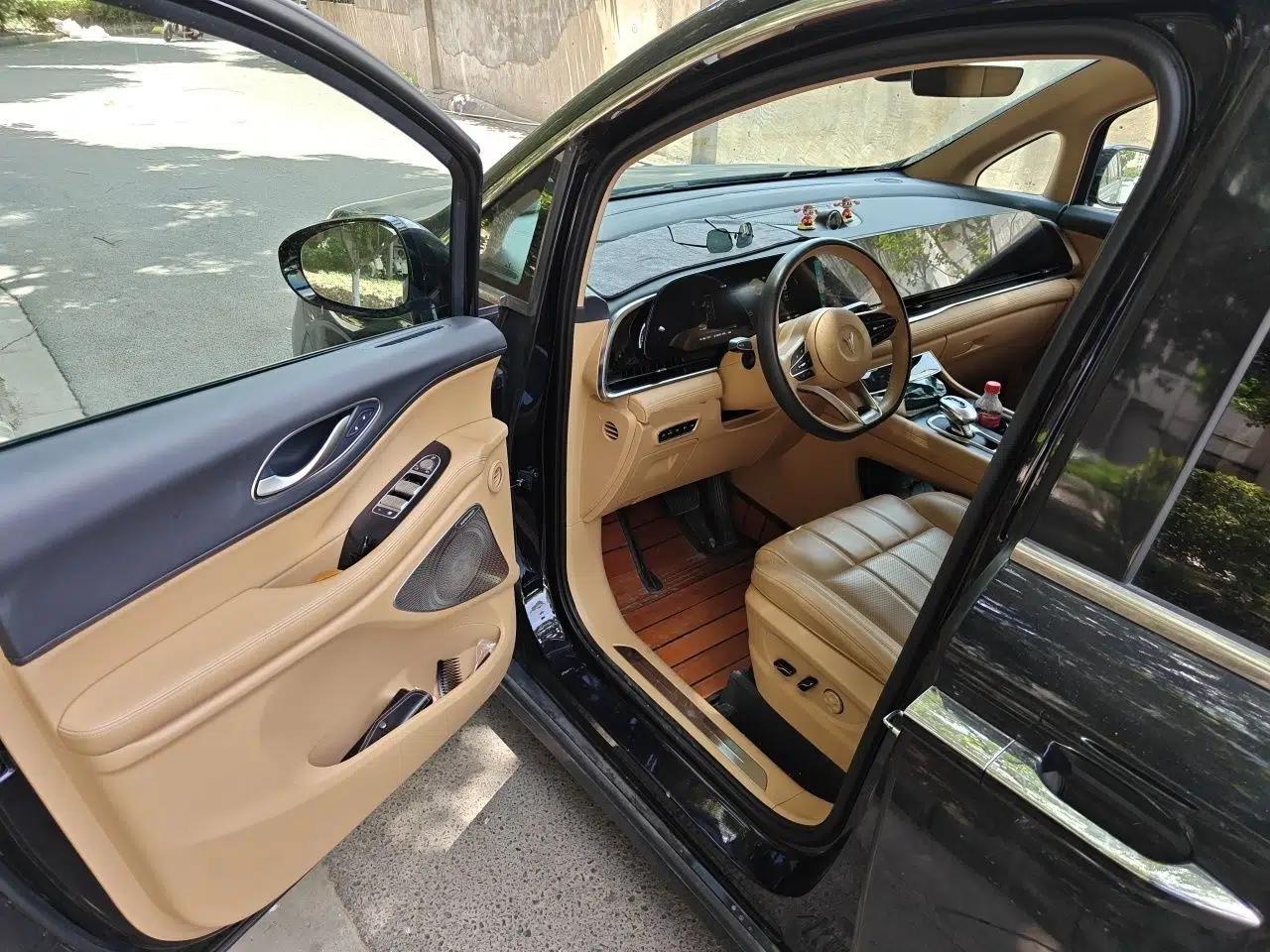 VOYAH Dream 2024 PHEV Extended-Range Premium Edition — миниатюра 17