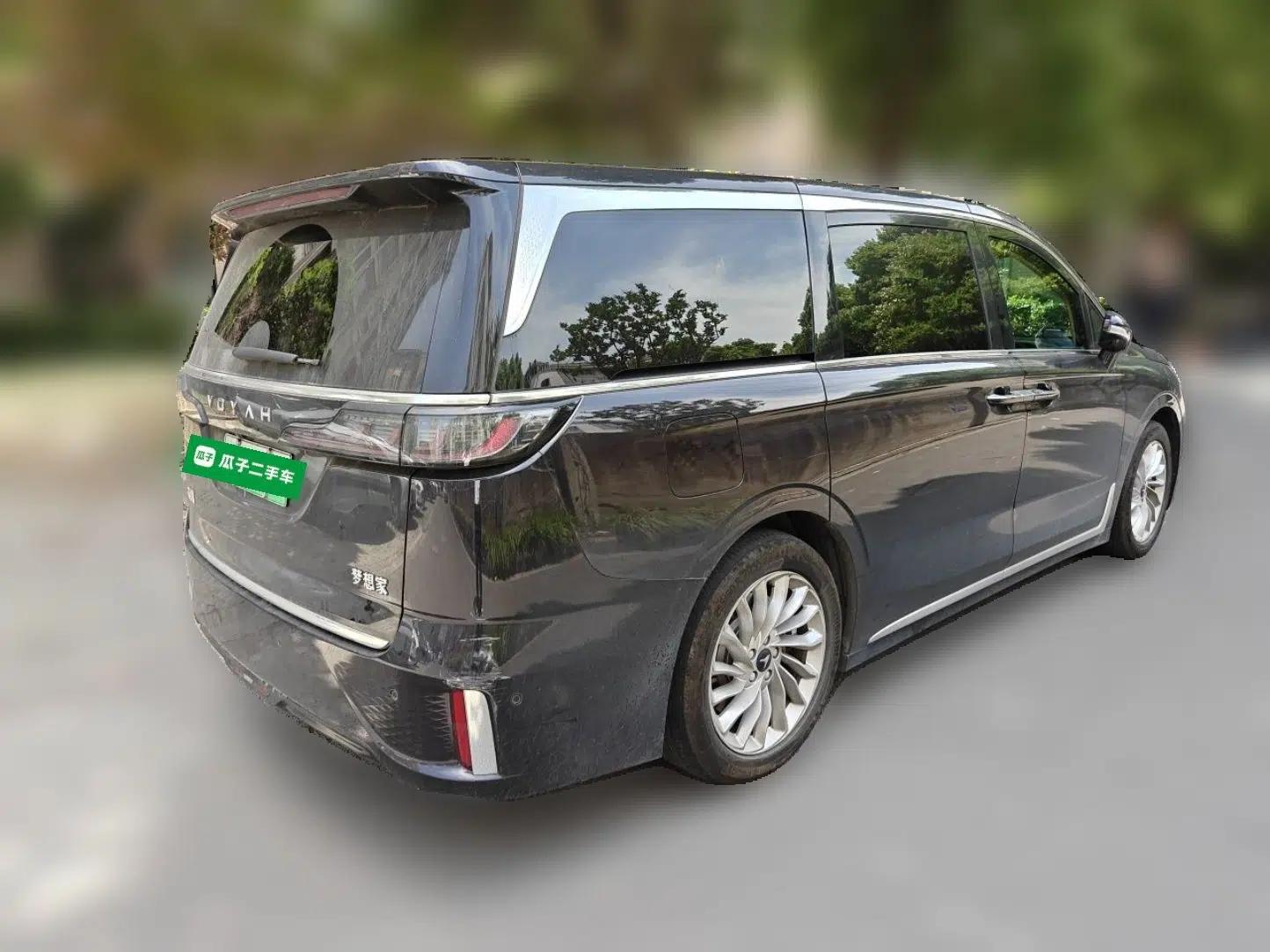 VOYAH Dream 2024 PHEV Extended-Range Premium Edition — миниатюра 6