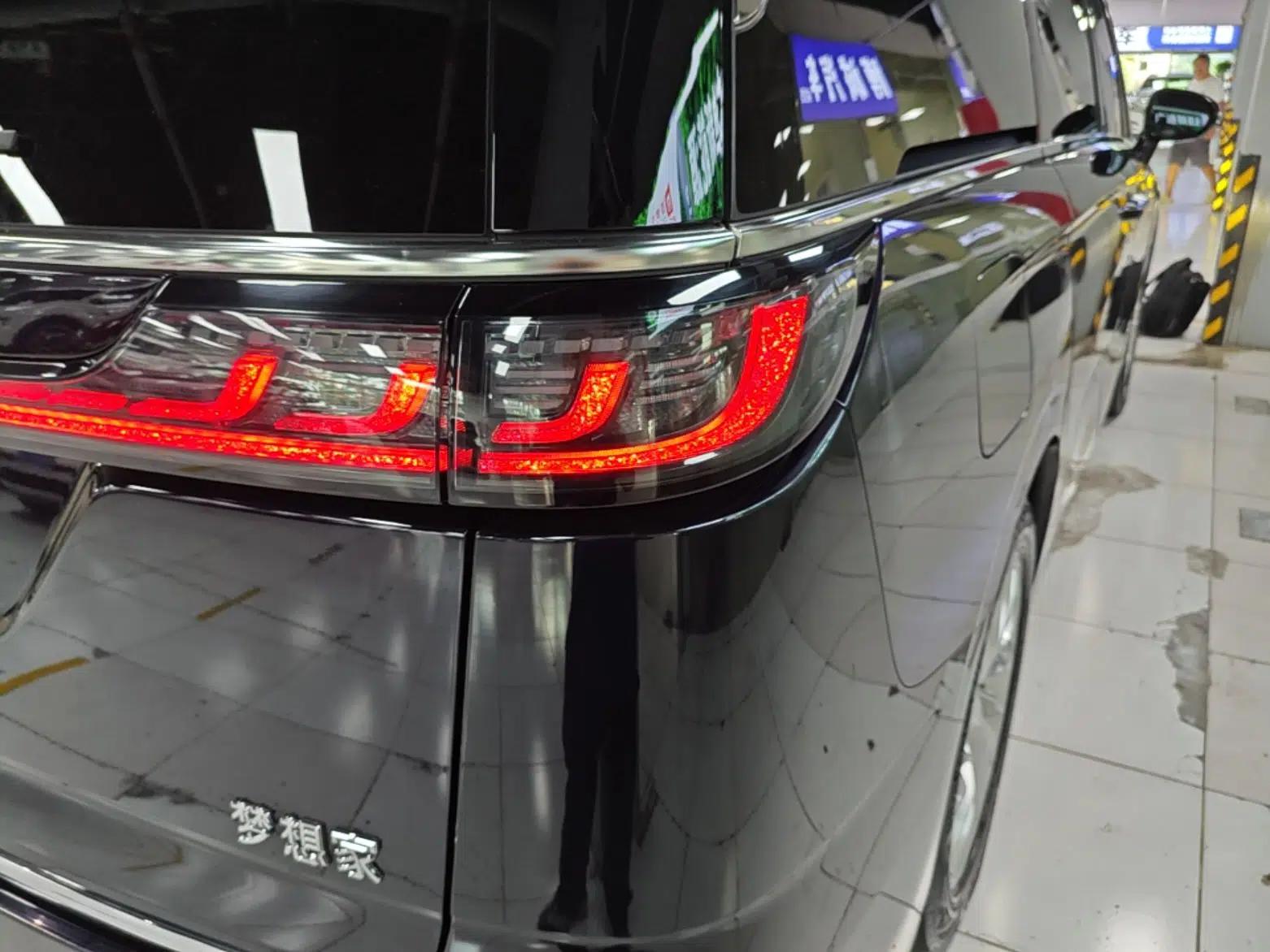 VOYAH Dream 2022 Low-Carbon Edition Plus Intelligent Driving Package — миниатюра 8