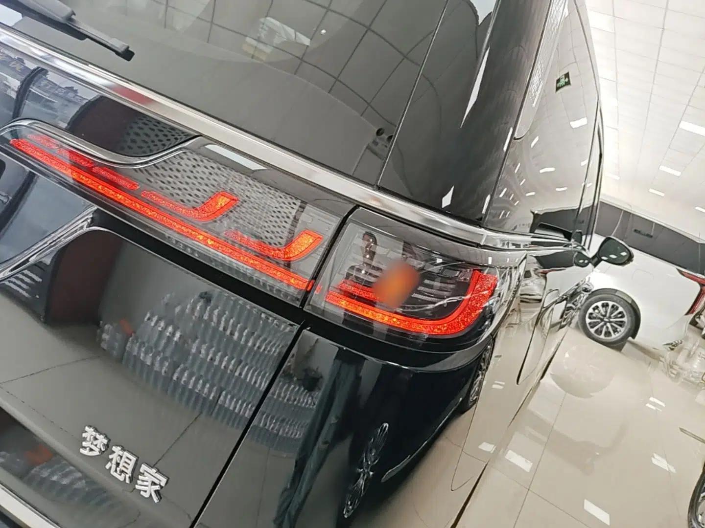 VOYAH Dream 2022 Low-Carbon Edition Dream+ Smart Enjoyment Package — миниатюра 7
