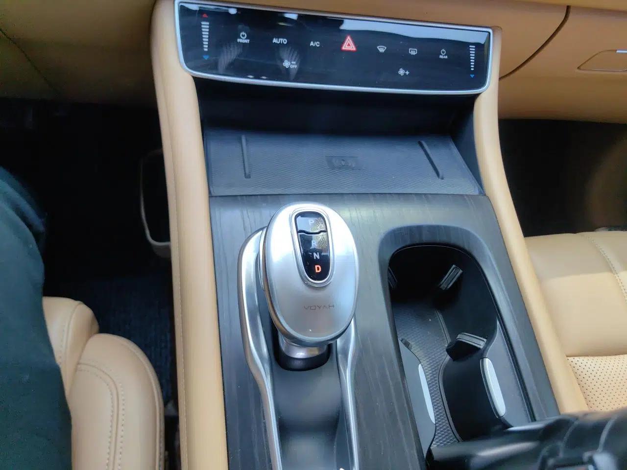 VOYAH Dream 2022 0-Emission Version Range of 475 km — миниатюра 15