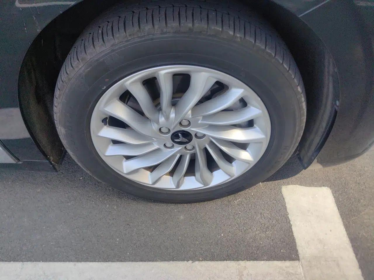 VOYAH Dream 2022 0-Emission Version Range of 475 km — миниатюра 8