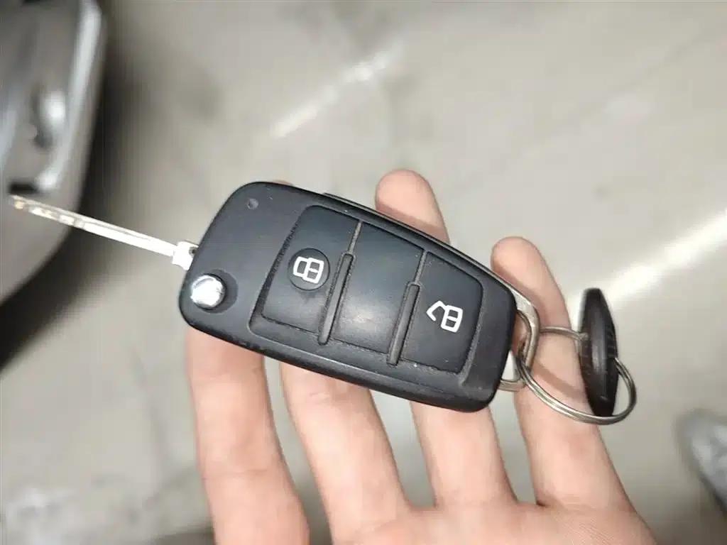 Refine 2011 2.0L Shuttle Gasoline Comfort Edition HFC4GA3 — миниатюра 9