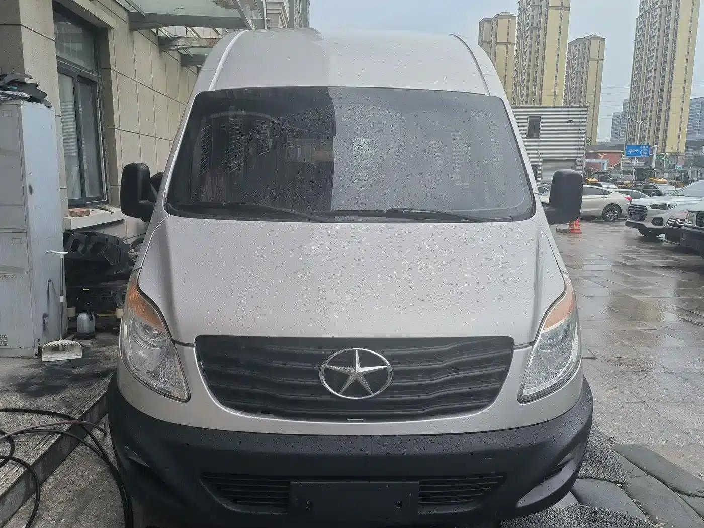 Starlight 2021 2.0T 5 Series Express 6/7 Seat High Roof D20TCIF1 — миниатюра 2