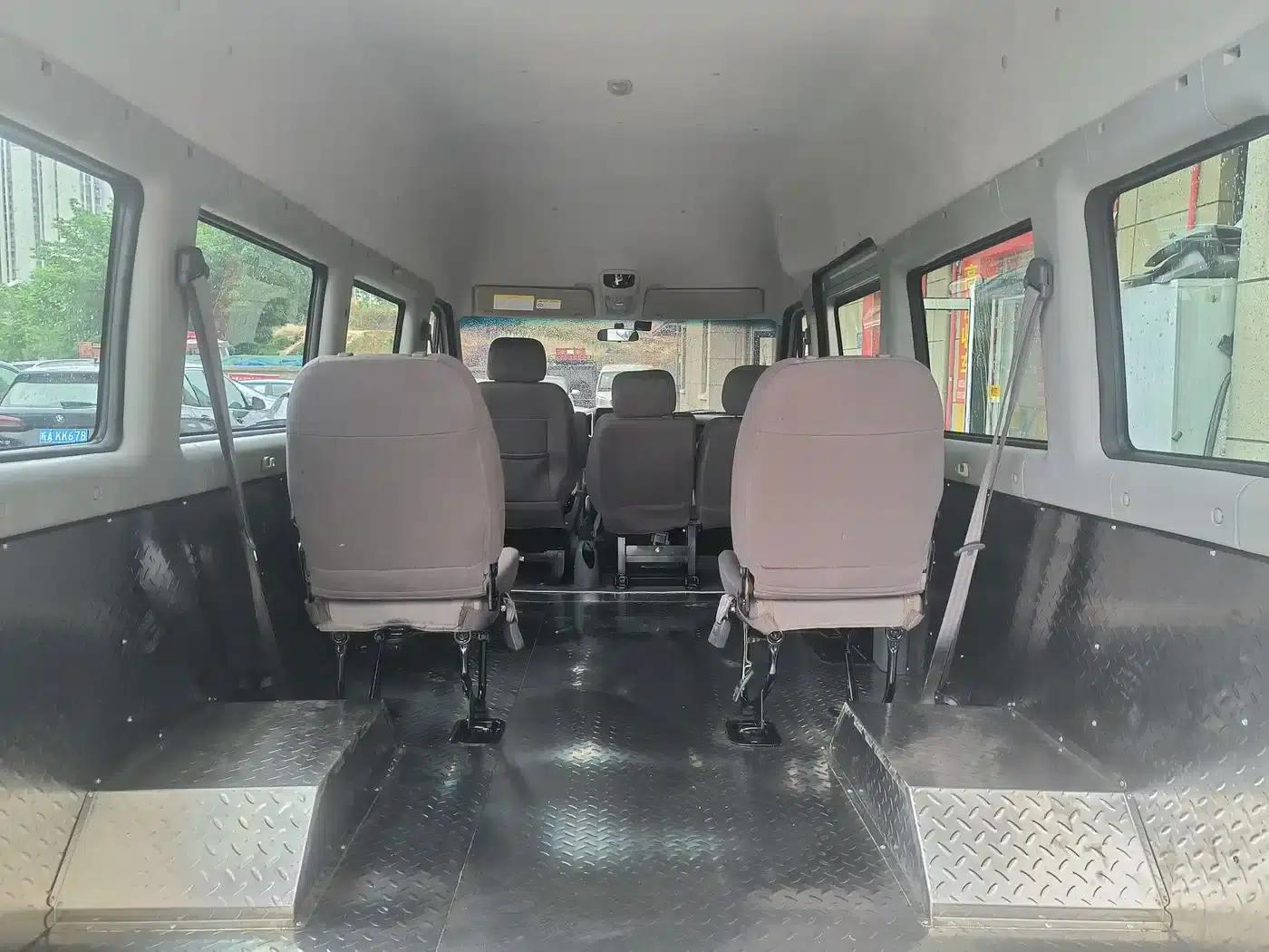 Starlight 2021 2.0T 5 Series Express 6/7 Seat High Roof D20TCIF1 — миниатюра 7