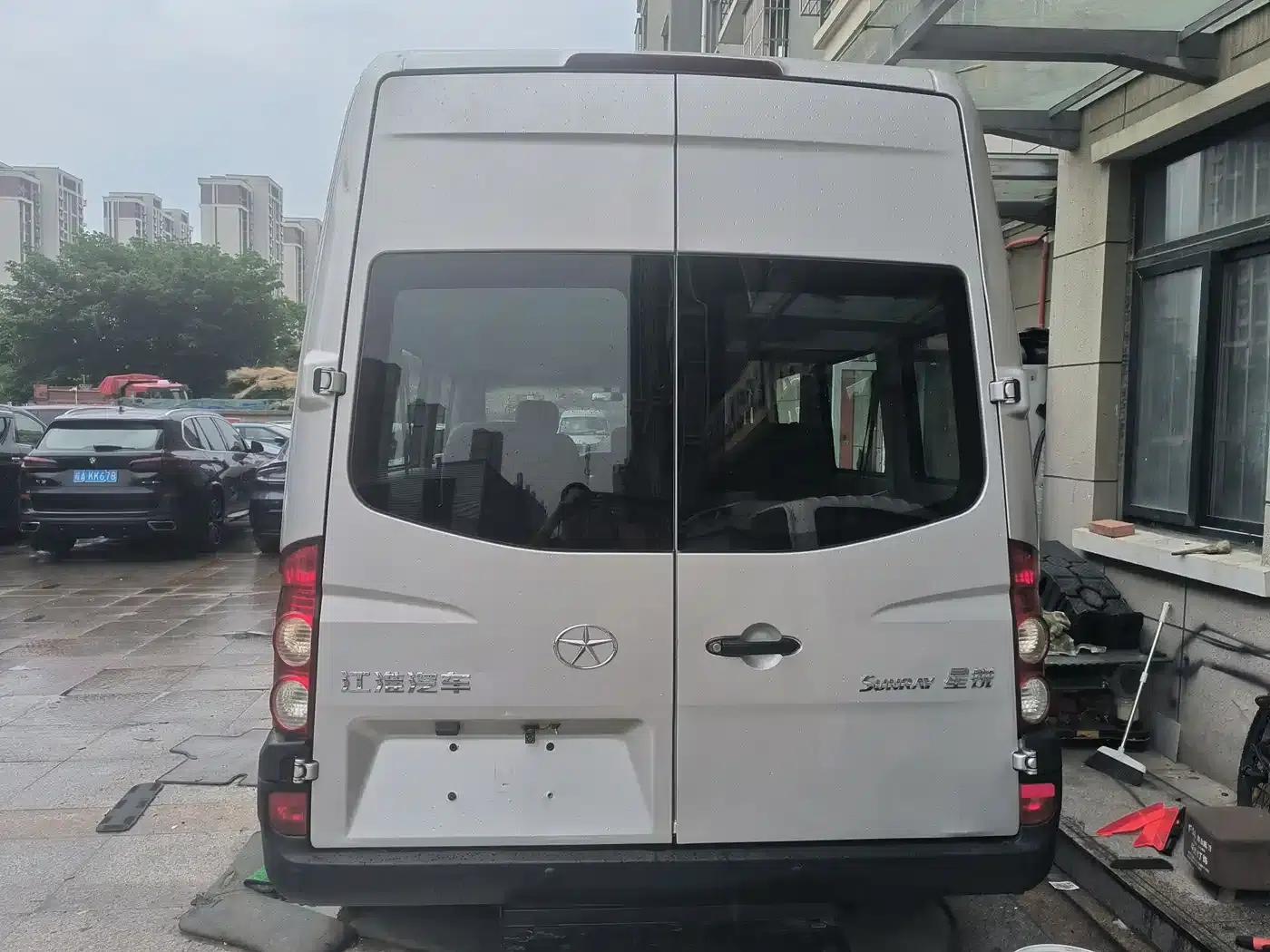 Starlight 2021 2.0T 5 Series Express 6/7 Seat High Roof D20TCIF1 — миниатюра 8