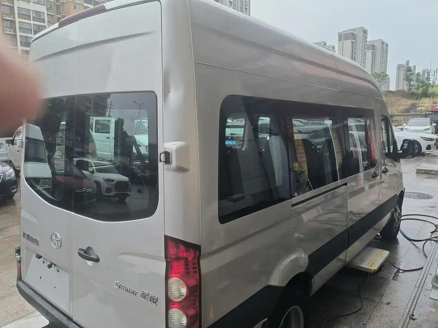 Starlight 2021 2.0T 5 Series Express 6/7 Seat High Roof D20TCIF1 — миниатюра 10
