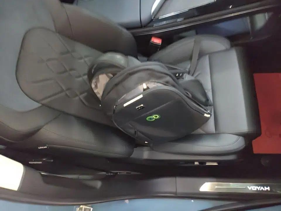 VOYAH FREE 2021 Four-Wheel Drive Extended-Range First Edition Commemorative Edition Exclusive Luxury Package — миниатюра 23