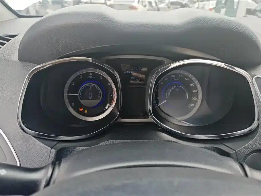 Refine S5 2013 2.0T Manual Premium Edition — миниатюра 14