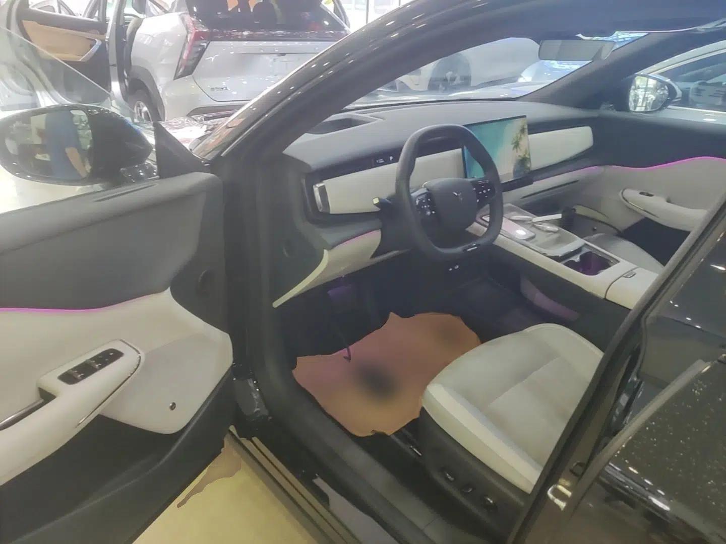 VOYAH COURAGE 2024 Long-Range Supercharge Edition — миниатюра 19