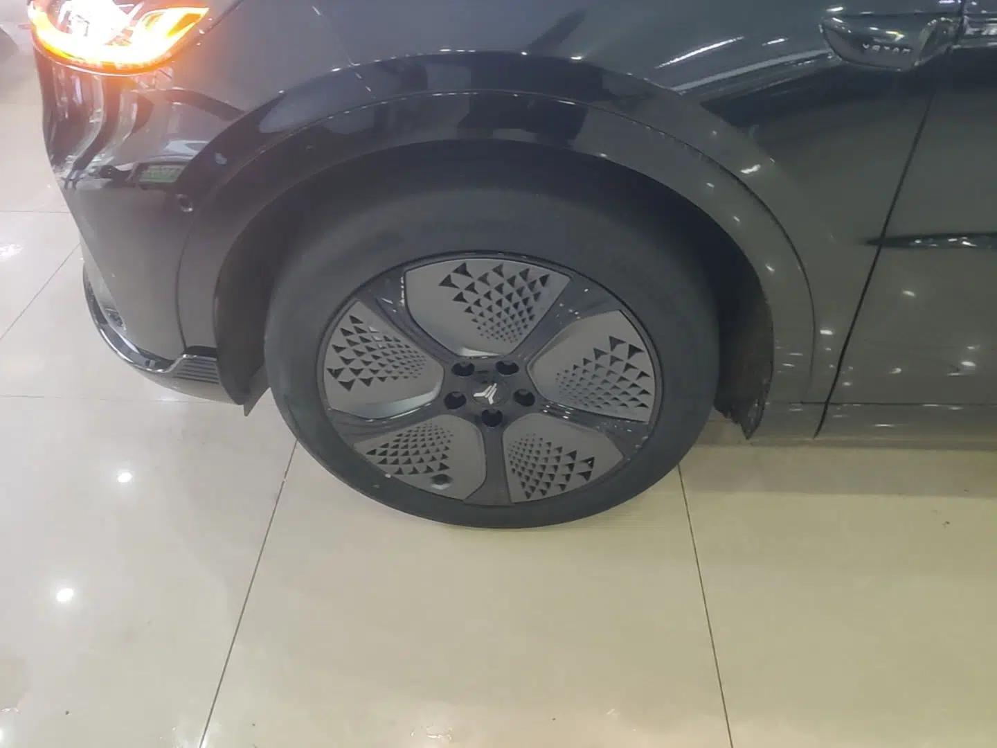 VOYAH COURAGE 2024 Long-Range Supercharge Edition — миниатюра 8