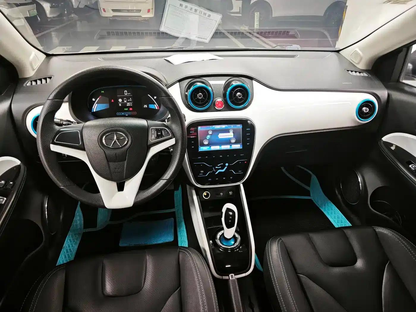 JAC iEV 2015 iEV5 — миниатюра 6