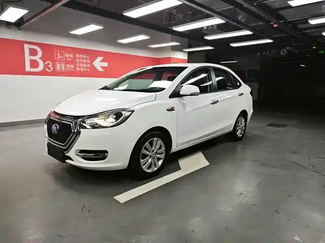 JAC iEV 2015 iEV5