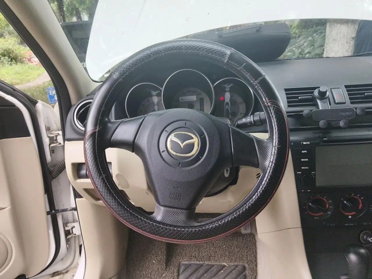 Mazda 3 2012 1.6L Automatic Classic Standard Edition — миниатюра 11