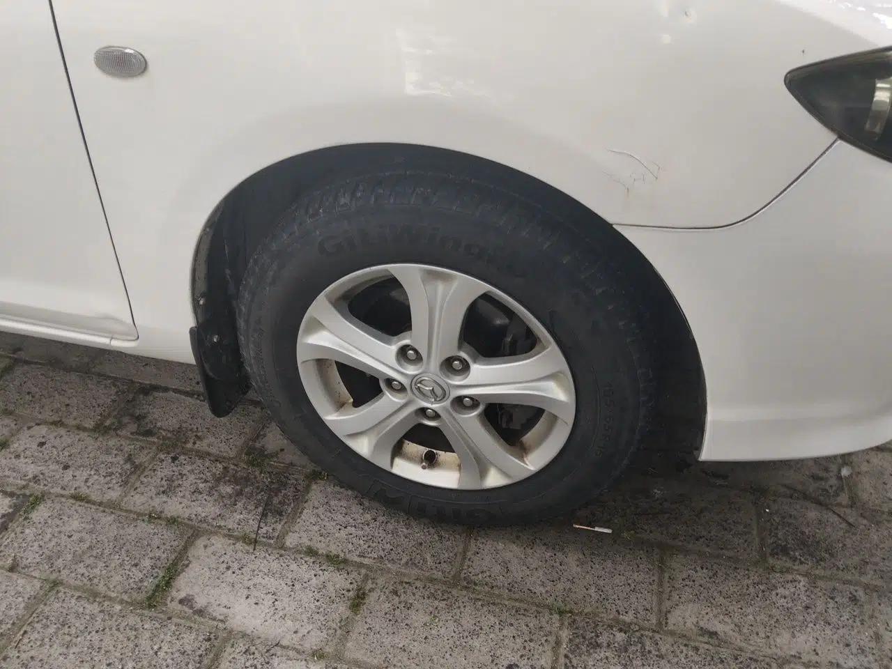 Mazda 3 2012 1.6L Automatic Classic Standard Edition — миниатюра 8