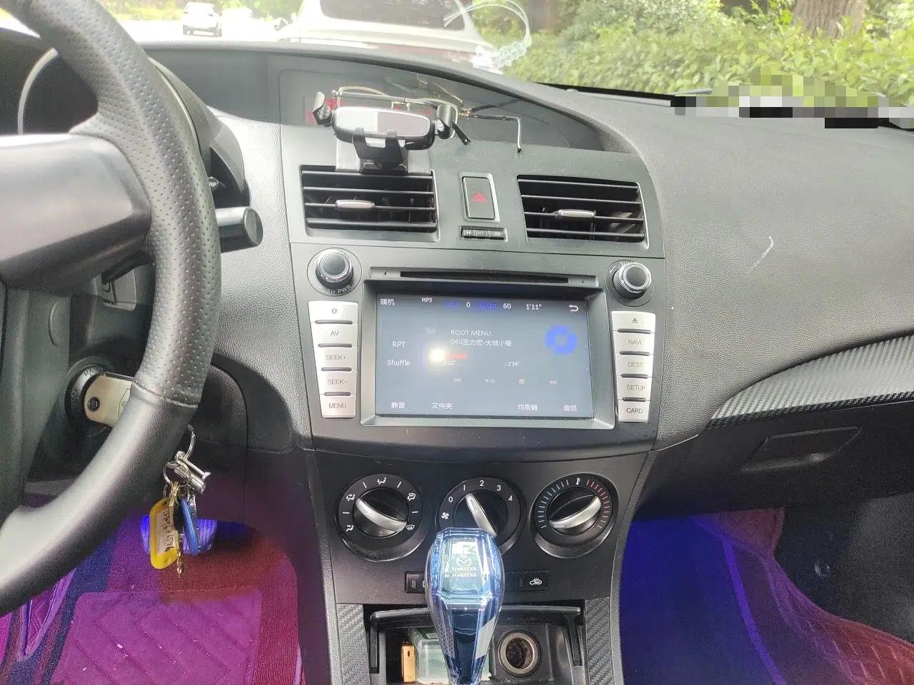 Mazda 3 2013 Hatchback 1.6L Automatic Elite Model — миниатюра 14
