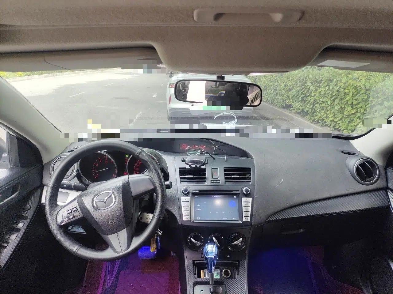 Mazda 3 2013 Hatchback 1.6L Automatic Elite Model — миниатюра 10