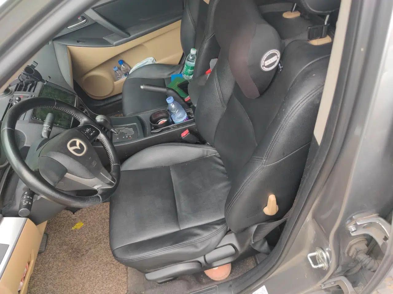 Mazda 3 2011 Sedan 1.6L Automatic Elite Model — миниатюра 16