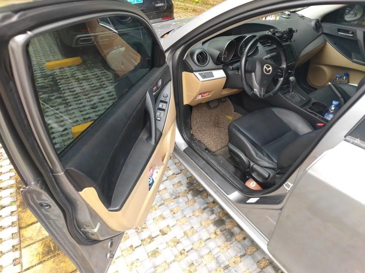 Mazda 3 2011 Sedan 1.6L Automatic Elite Model — миниатюра 17