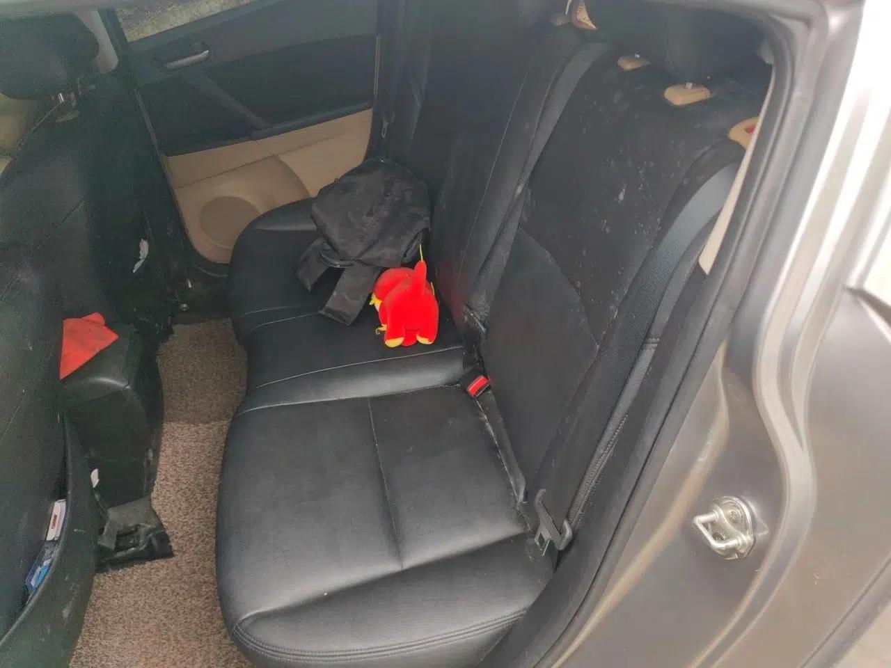 Mazda 3 2011 Sedan 1.6L Automatic Elite Model — миниатюра 18