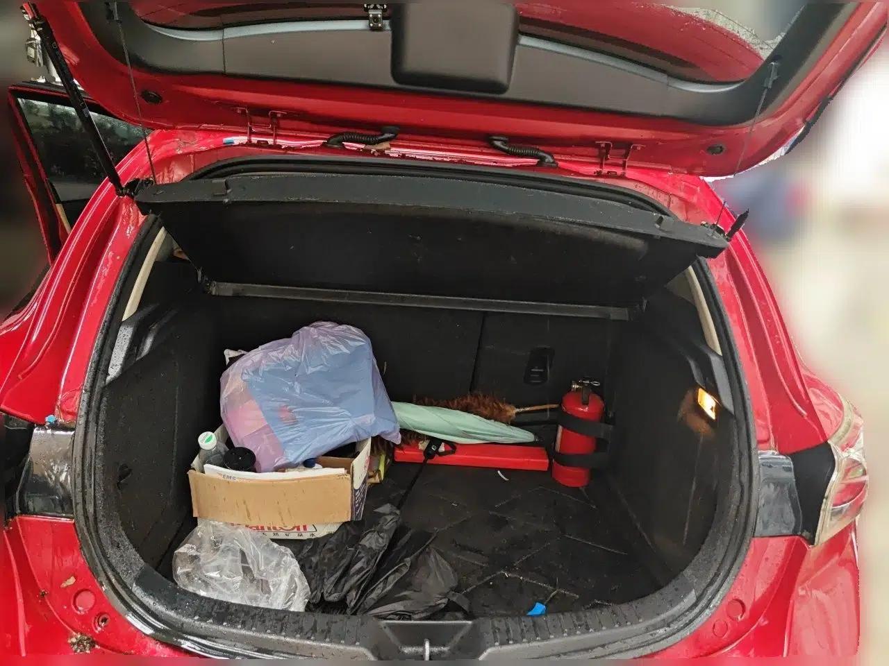 Mazda 3 2010 Hatchback 1.6 Automatic Luxury Model — миниатюра 20