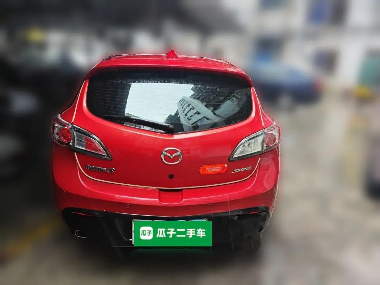 Mazda 3 2010 Hatchback 1.6 Automatic Luxury Model — миниатюра 5