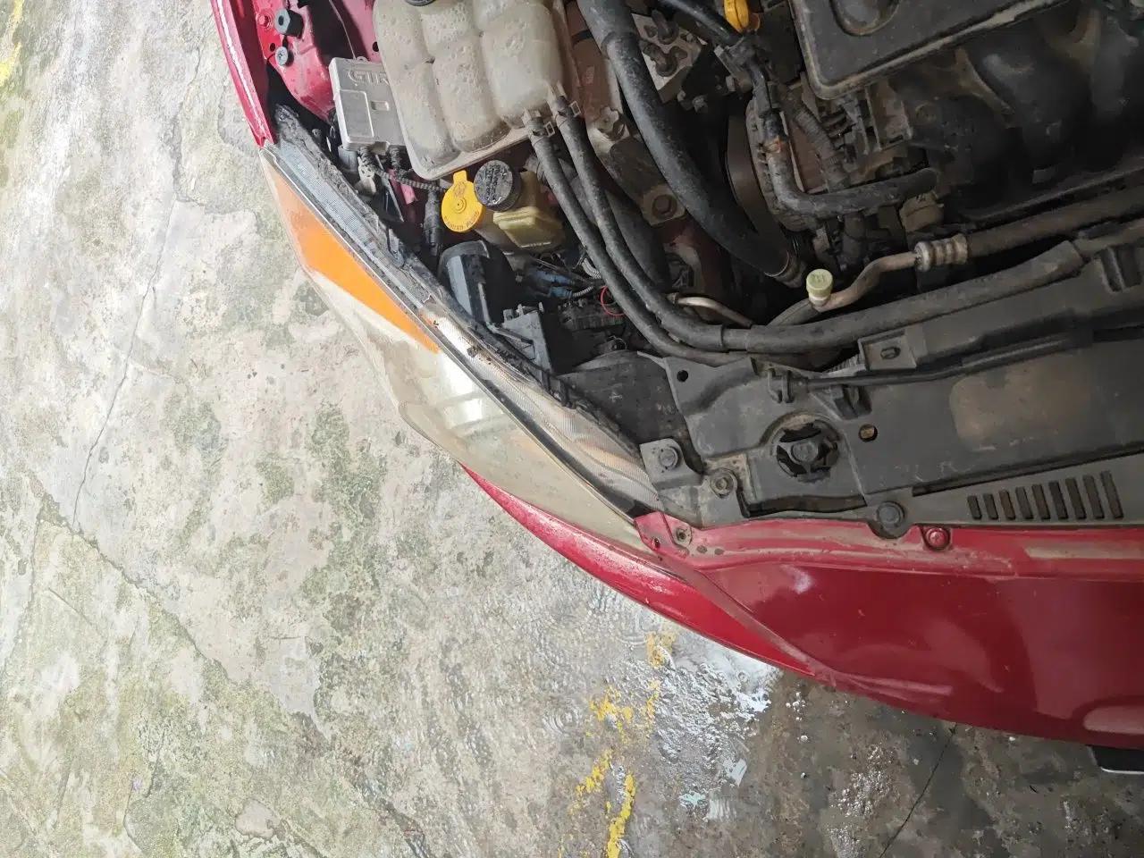 Mazda 3 2010 Hatchback 1.6 Automatic Luxury Model — миниатюра 7