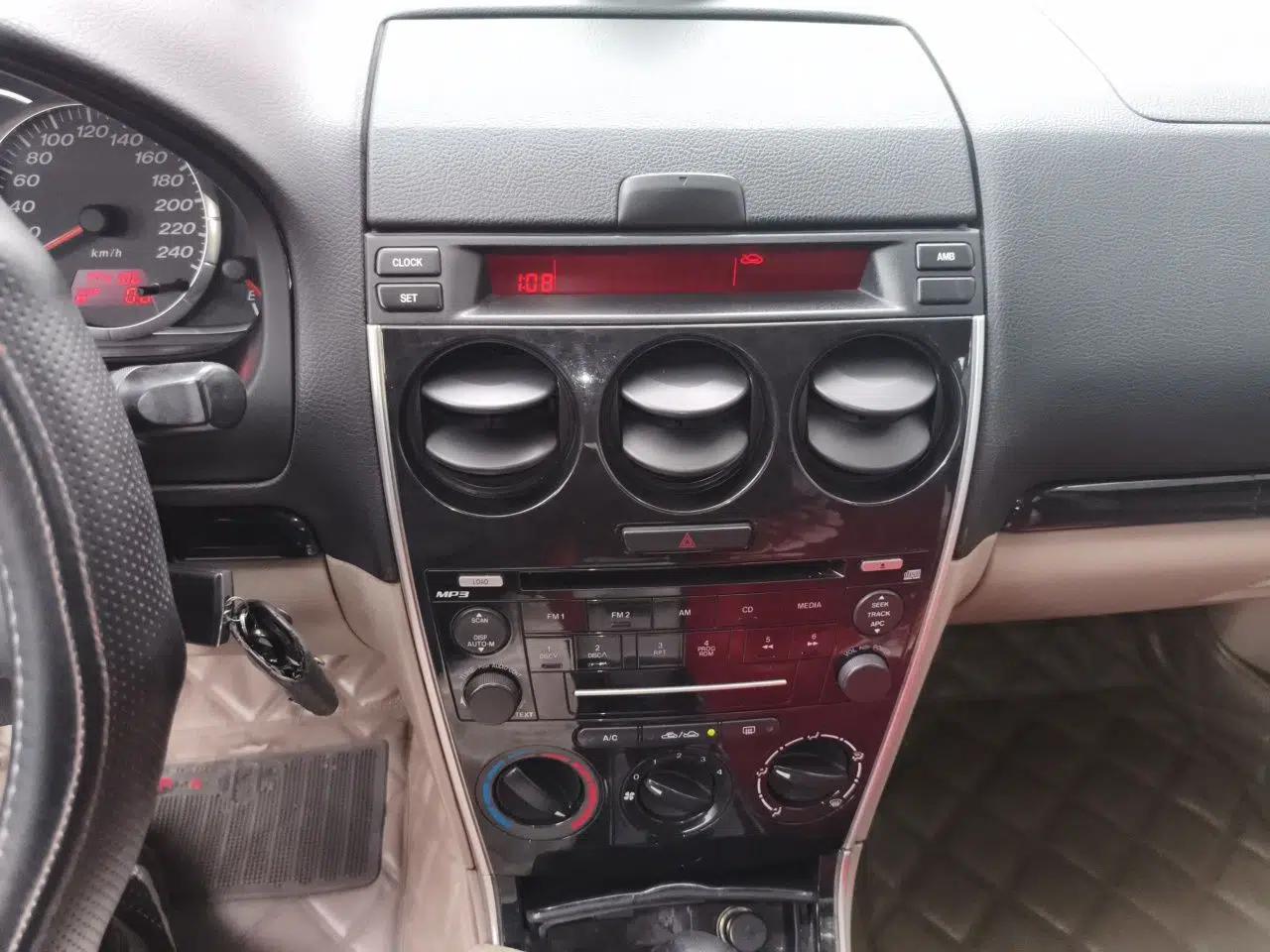 Mazda 6 2011 2.0L Automatic Fashion Edition — миниатюра 14