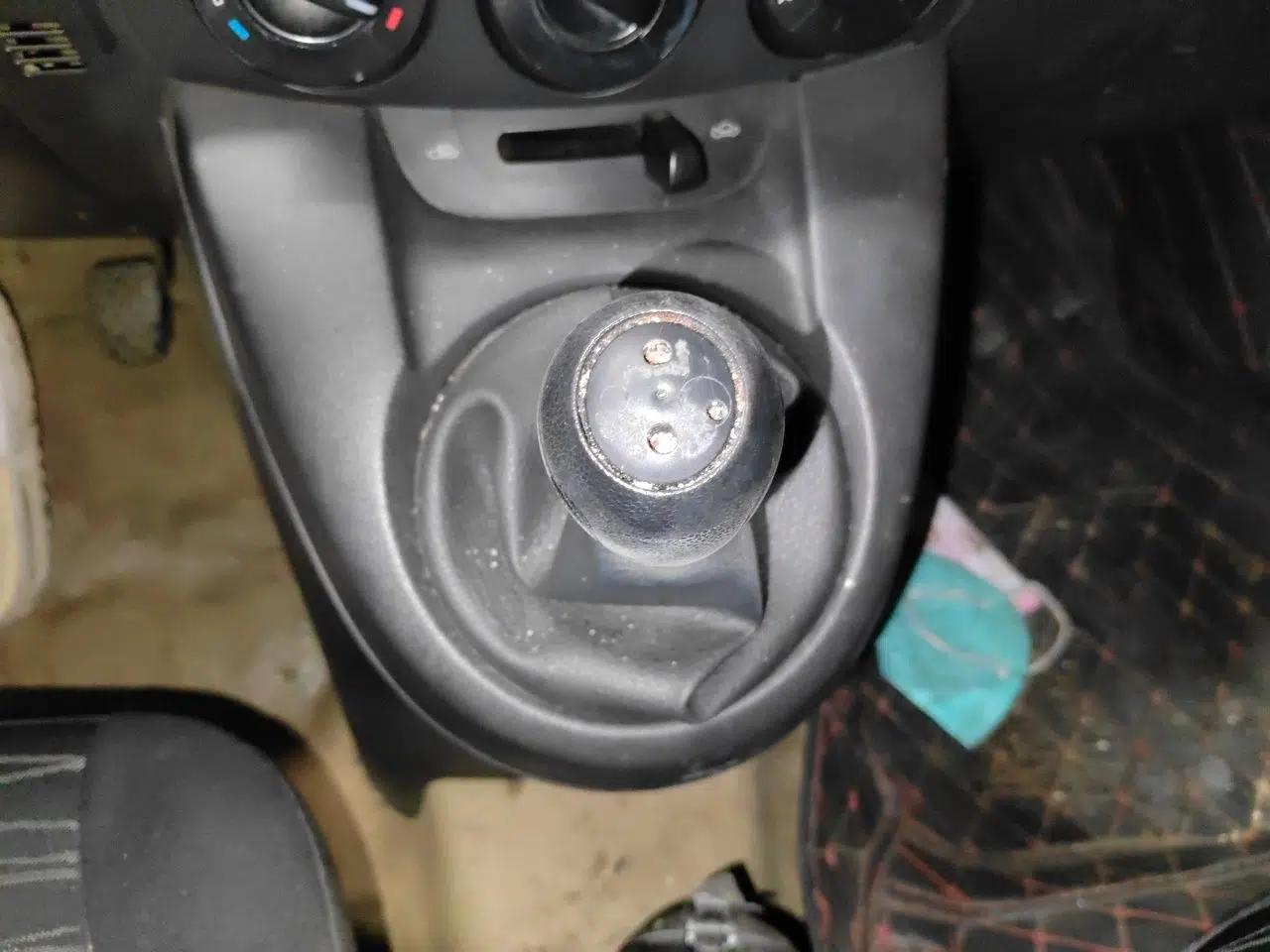 Mazda 2 2011 XuanDong 1.5L Manual Fashion Edition — миниатюра 15