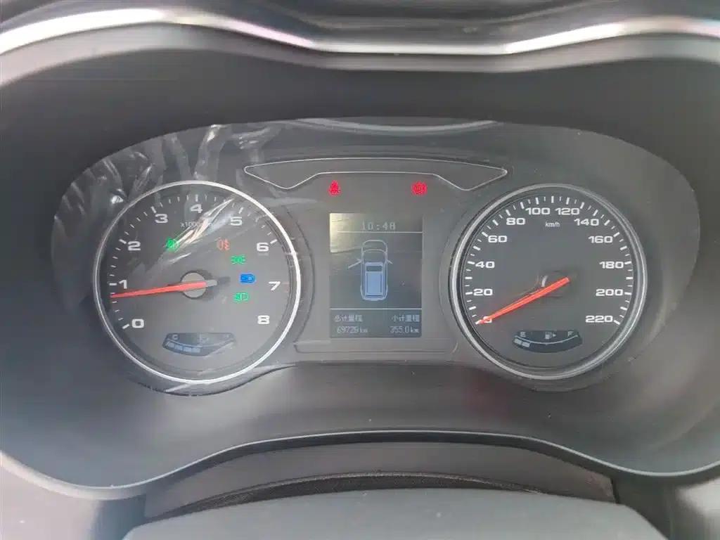 Refine R3 2018 1.6L Manual Deluxe Sunroof Model — миниатюра 12