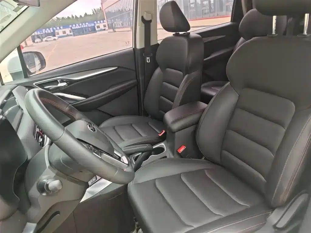 Refine R3 2018 1.6L Manual Deluxe Sunroof Model — миниатюра 15