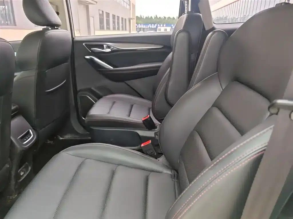 Refine R3 2018 1.6L Manual Deluxe Sunroof Model — миниатюра 17
