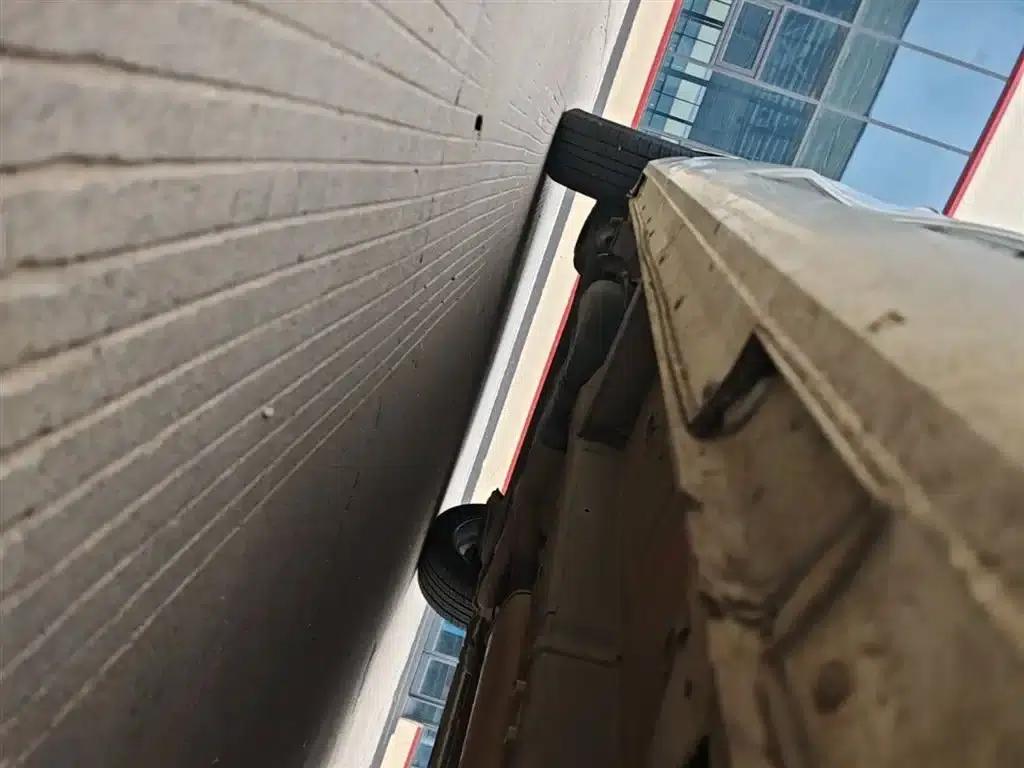 Refine R3 2018 1.6L Manual Deluxe Sunroof Model — миниатюра 21