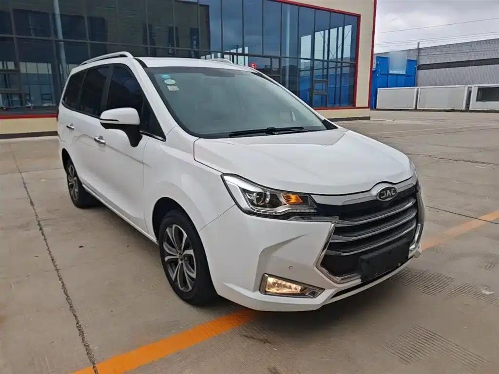 Refine R3 2018 1.6L Manual Deluxe Sunroof Model — миниатюра 4