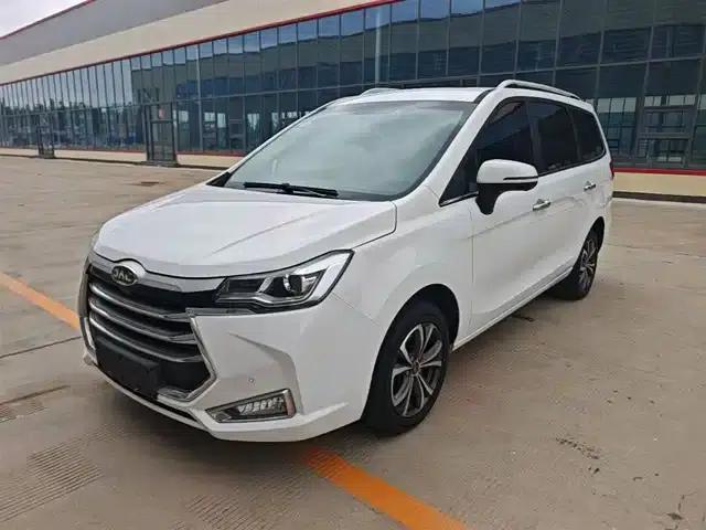 Refine R3 2018 1.6L Manual Deluxe Sunroof Model