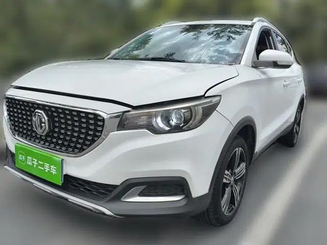 MG ZS 2020 Global Bestseller with 1.5L Engine Manual Transmission and a Massive 65-Inch Panoramic Sunroof Version
