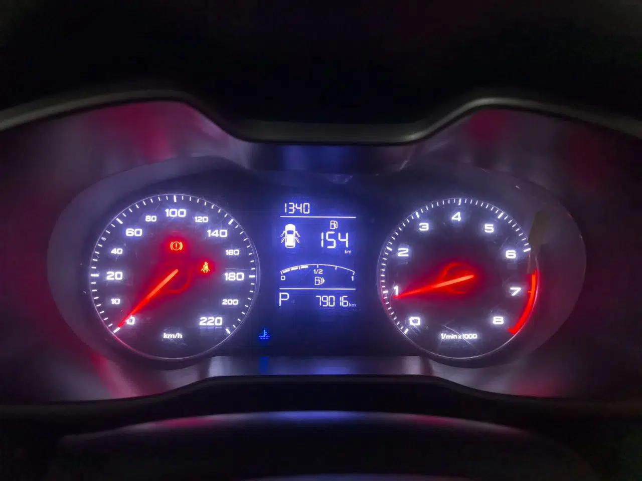 MG ZS 2017 1.5L Automatic Luxury Edition — миниатюра 12