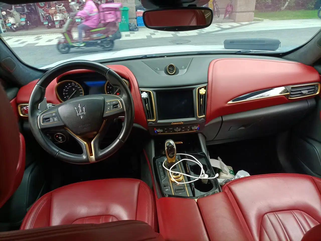 Maserati Levante 2016 3.0T S Standard Model — миниатюра 10