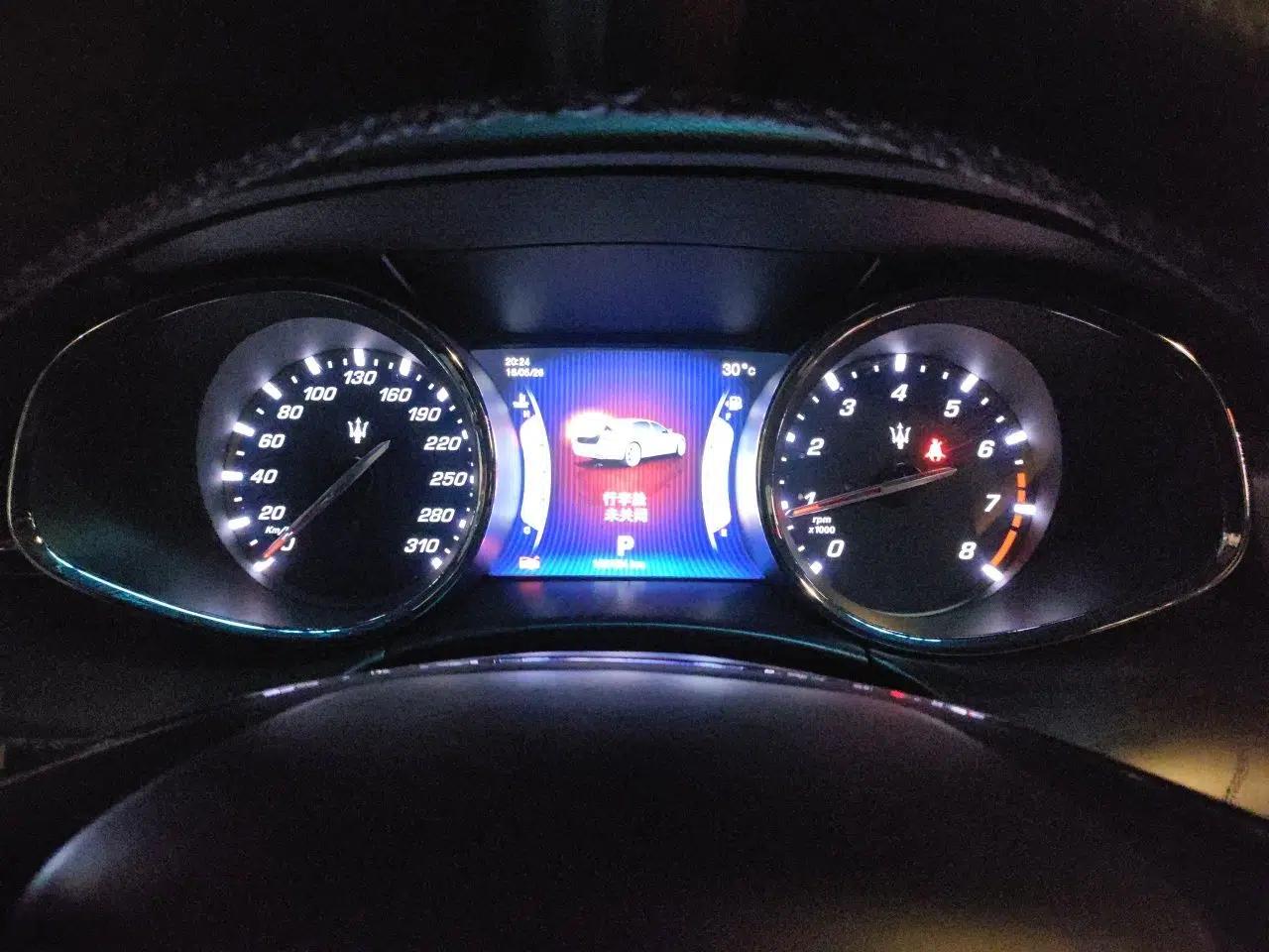 Maserati President 2015 3.0T Standard Model — миниатюра 12