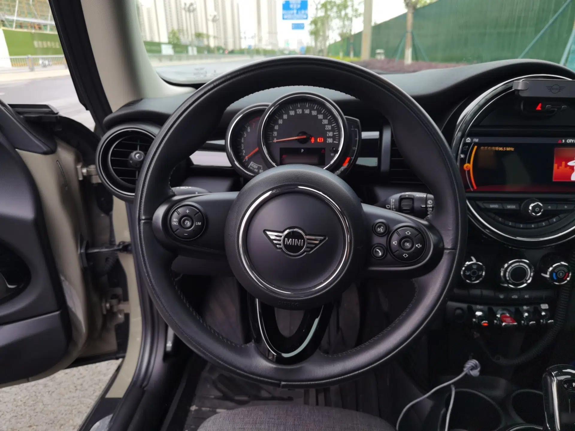 MINI 2019 1.5T COOPER Classic Edition — миниатюра 11