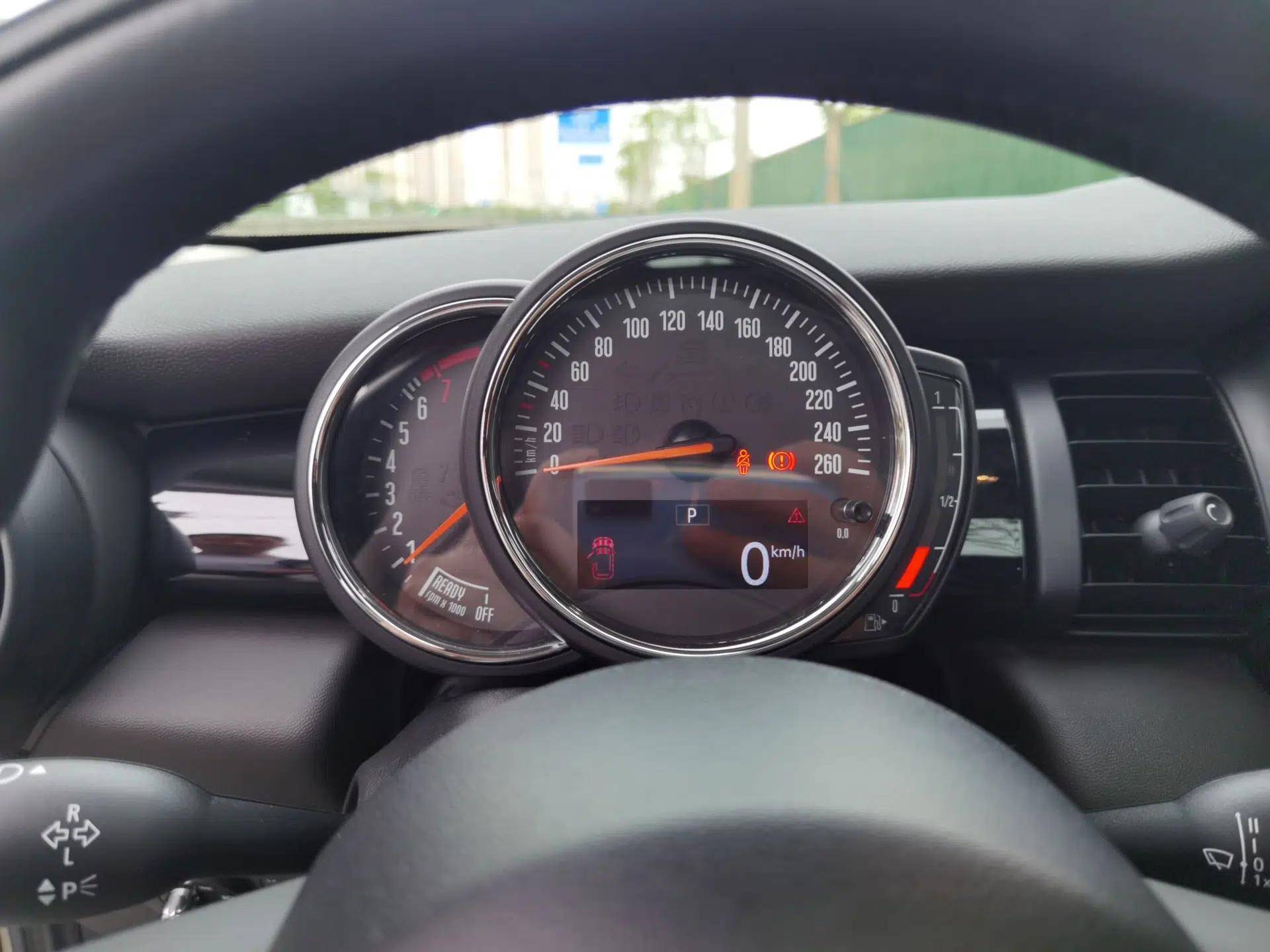 MINI 2019 1.5T COOPER Classic Edition — миниатюра 12