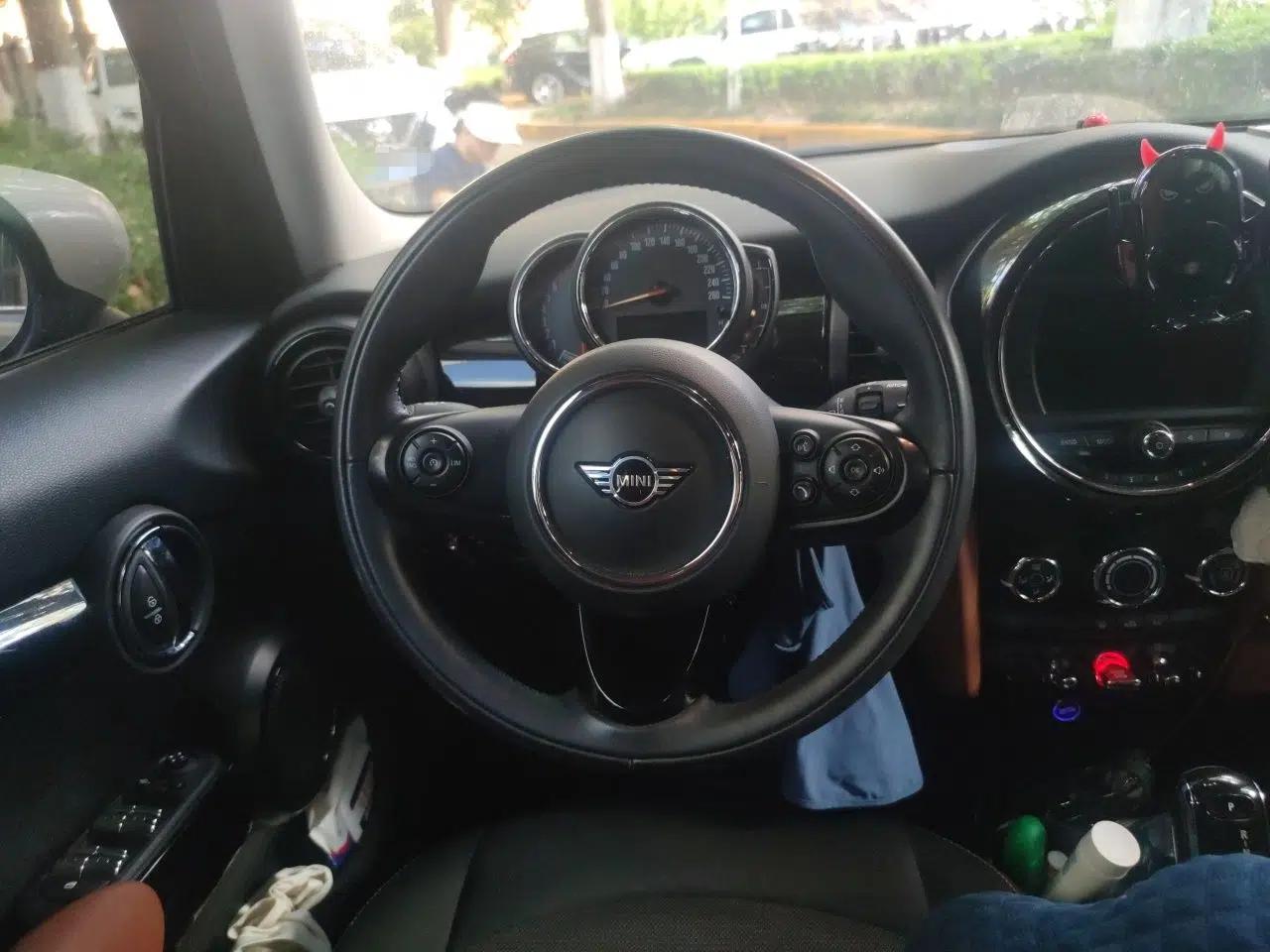MINI 2021 1.5T ONE PLUS Five-Door Edition — миниатюра 11