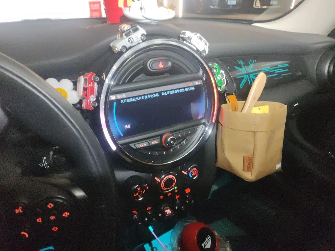 MINI 2021 1.5T COOPER Classic Edition — миниатюра 14