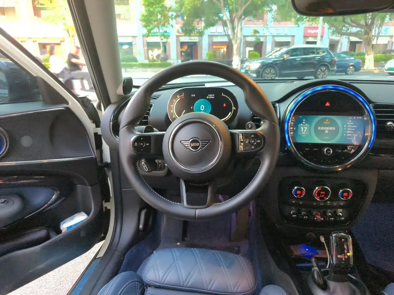 MINI Clubman 2023 2.0T COOPER S Connoisseur — миниатюра 11