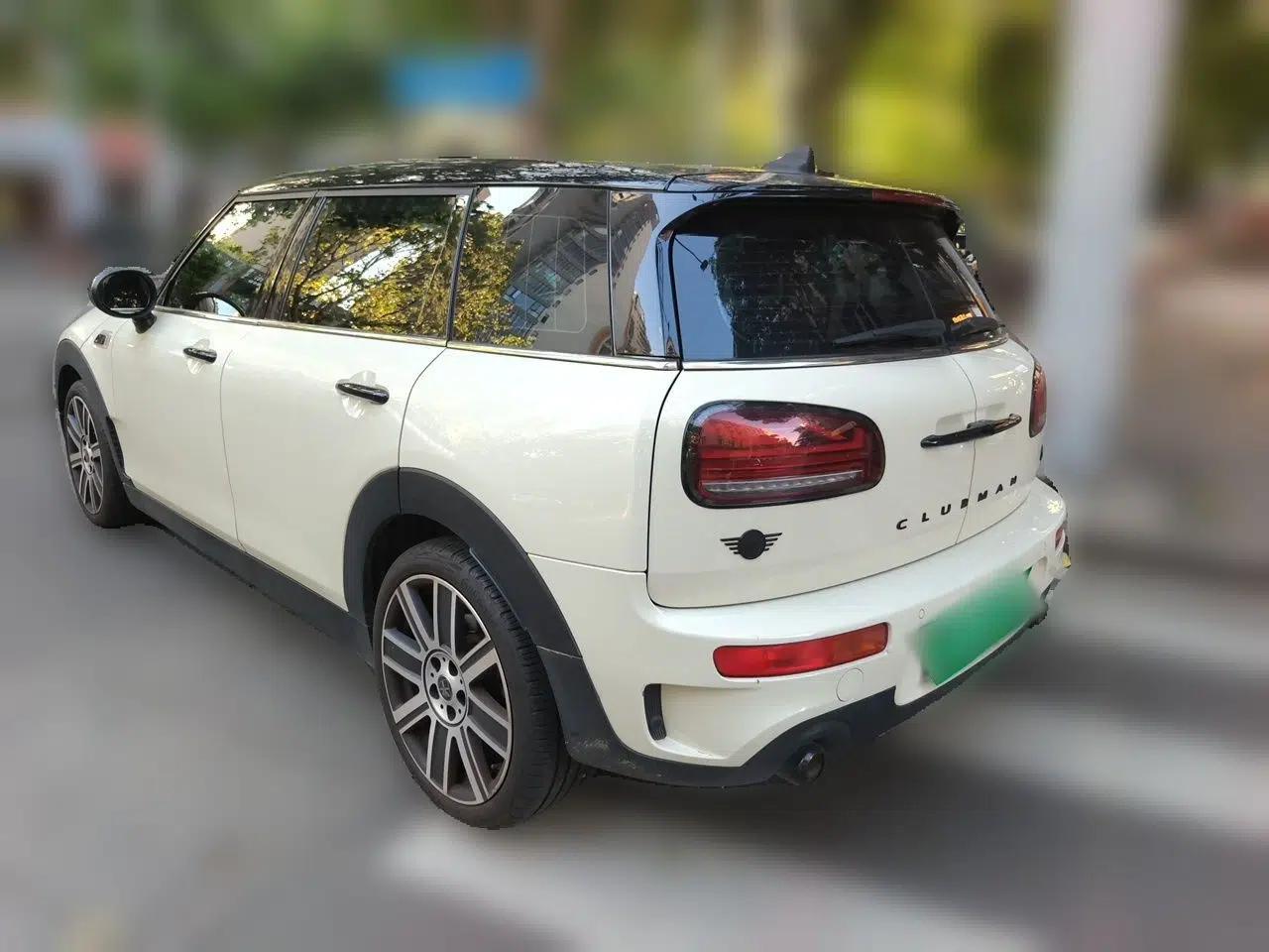 MINI Clubman 2023 2.0T COOPER S Connoisseur — миниатюра 4