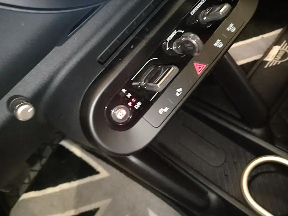 MINI Electric COOPER 2024 456km COOPER E Classic Edition — миниатюра 17