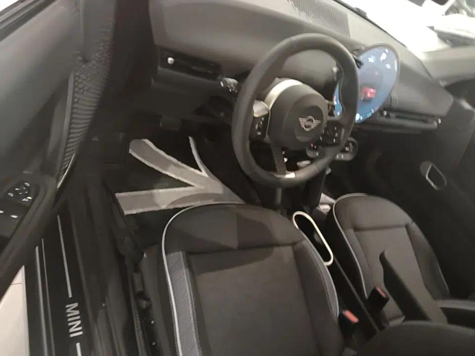 MINI Electric COOPER 2024 456km COOPER E Classic Edition — миниатюра 19
