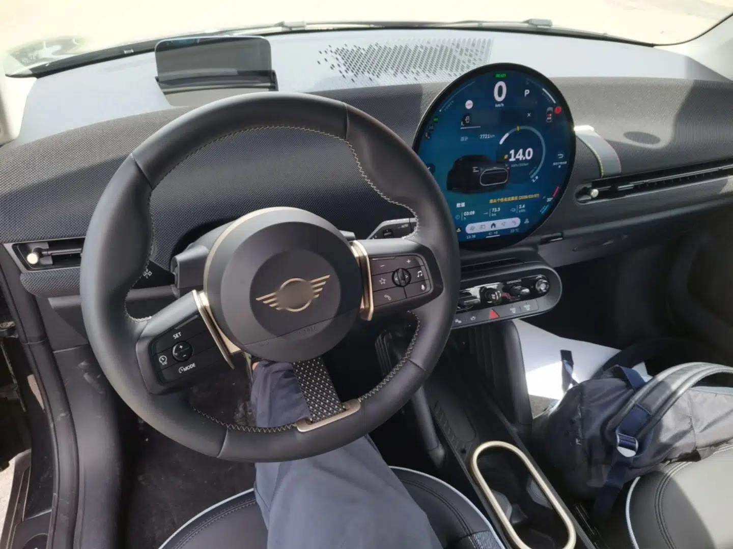 MINI Electric COOPER 2024 452km COOPER SE Artist — миниатюра 13