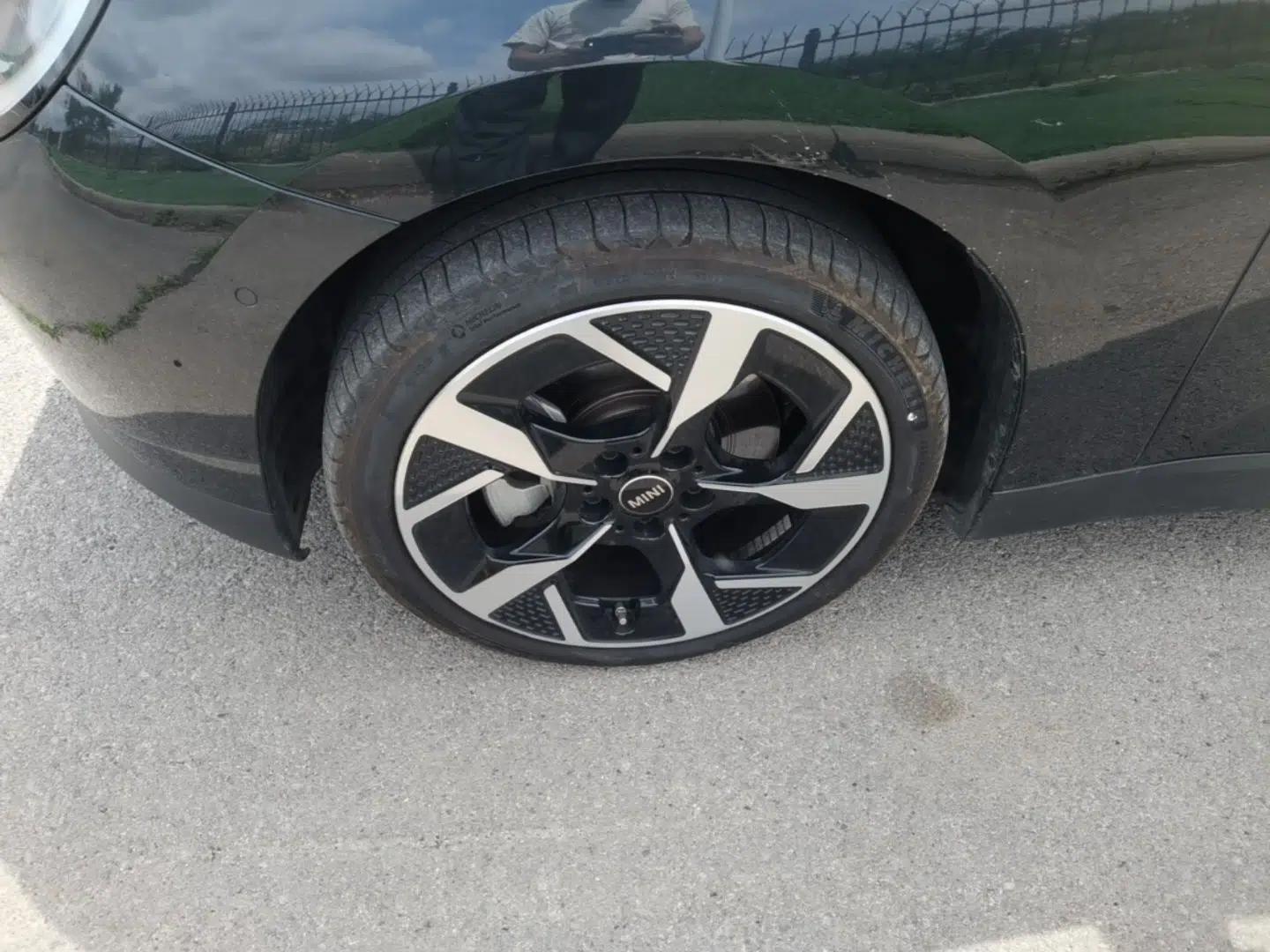 MINI Electric COOPER 2024 452km COOPER SE Artist — миниатюра 8