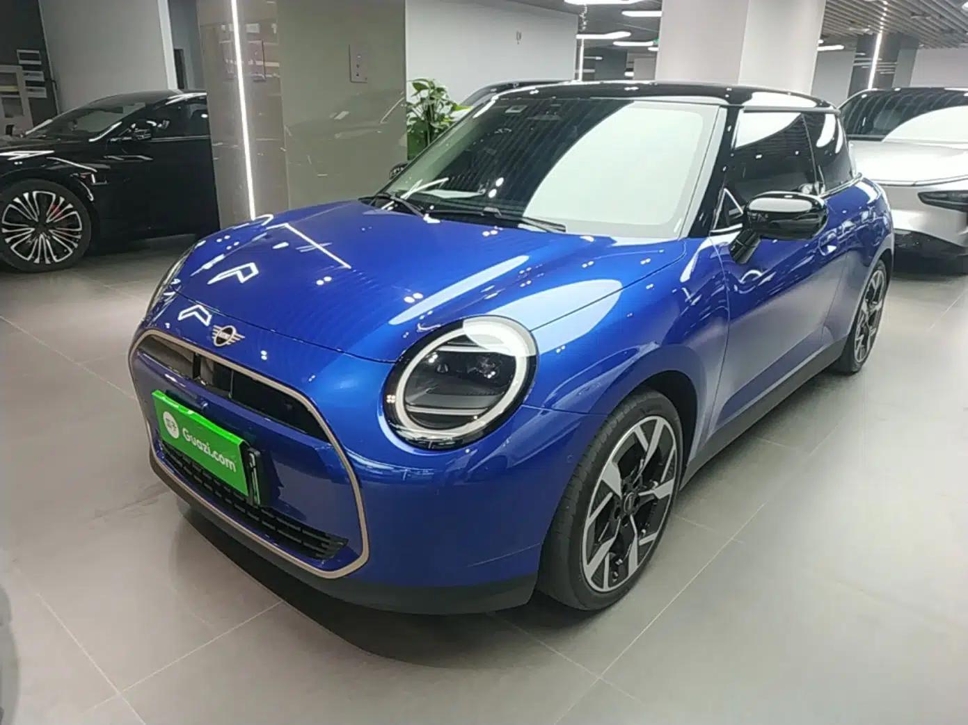 MINI Electric COOPER 2024 452km COOPER SE Artist — миниатюра 1